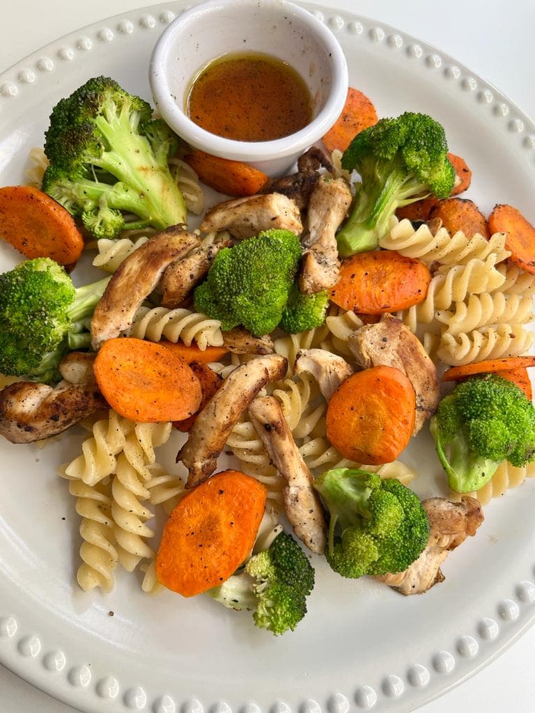 Plato del reto: pasta con pollo y verduras